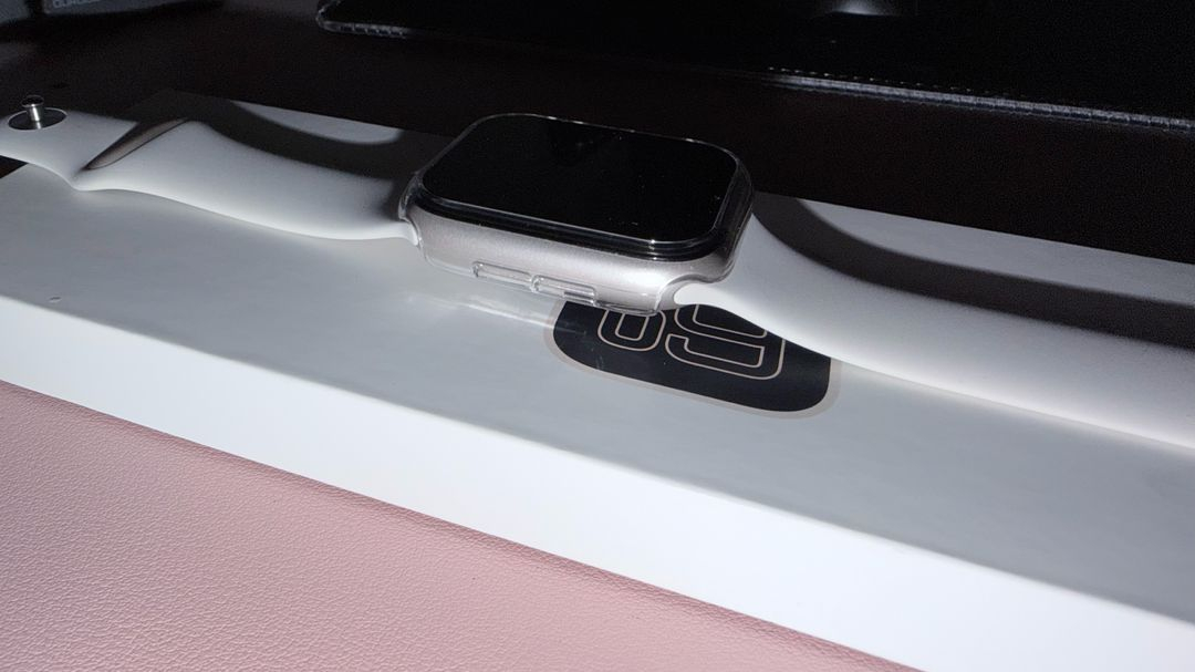 애플워치SE3 44M 스타라이트 이미지