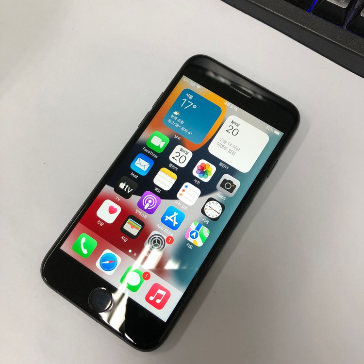 아이폰7 128GB 블랙 중고폰 배터리100% 사진폰 인스타 카메라폰 레트로감성 136047 이미지