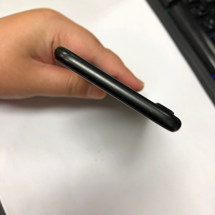 아이폰7 128GB 블랙 중고폰 배터리100% 사진폰 인스타 카메라폰 레트로감성 136047 이미지