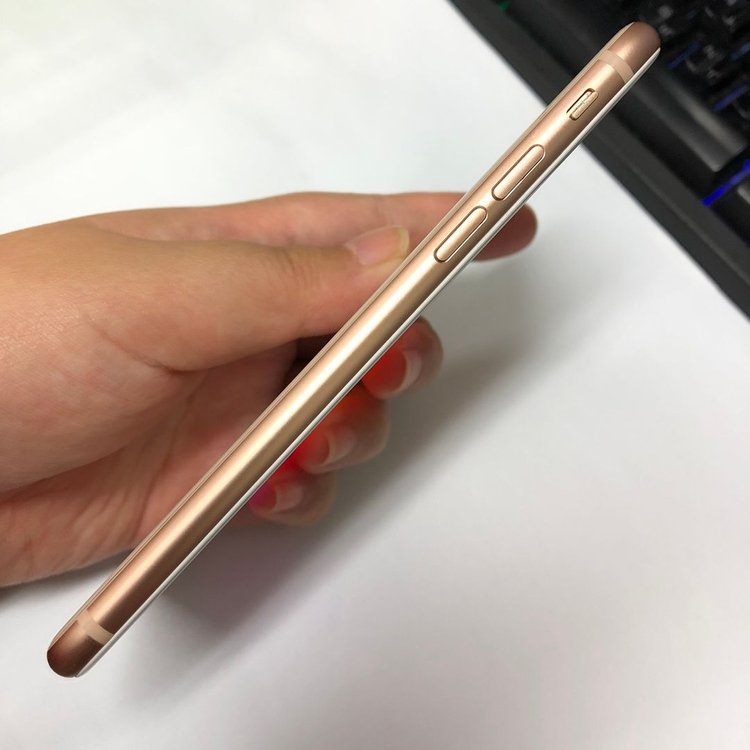 아이폰8 64GB 골드 중고폰 배터리100% 사진폰 인스타 카메라폰 레트로감성 094223 이미지