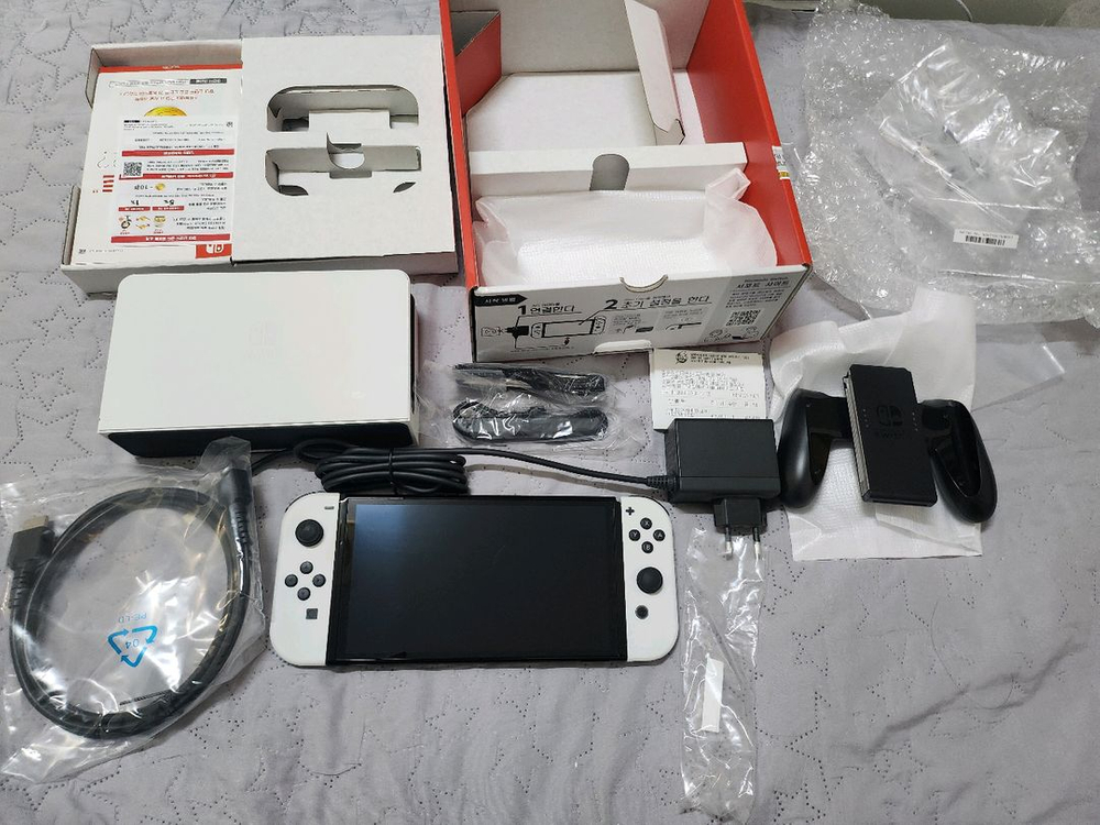 휴대용 게임기 OLED 화이트 이미지