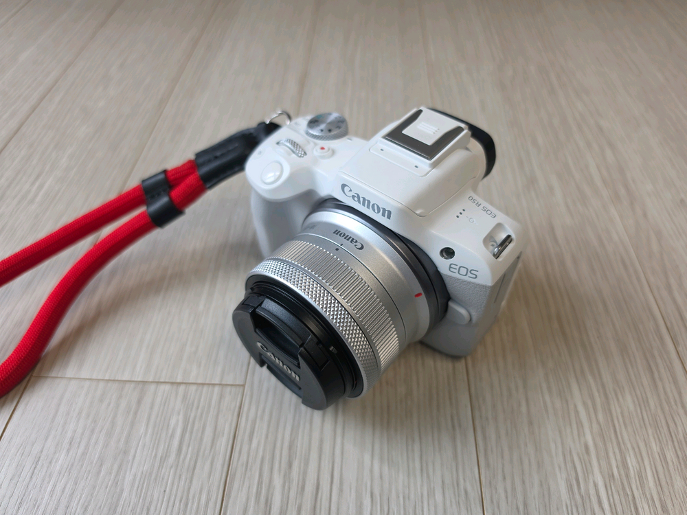 캐논 정품 eos r50 18-45mm 화이트 셋트 판매합니다 이미지