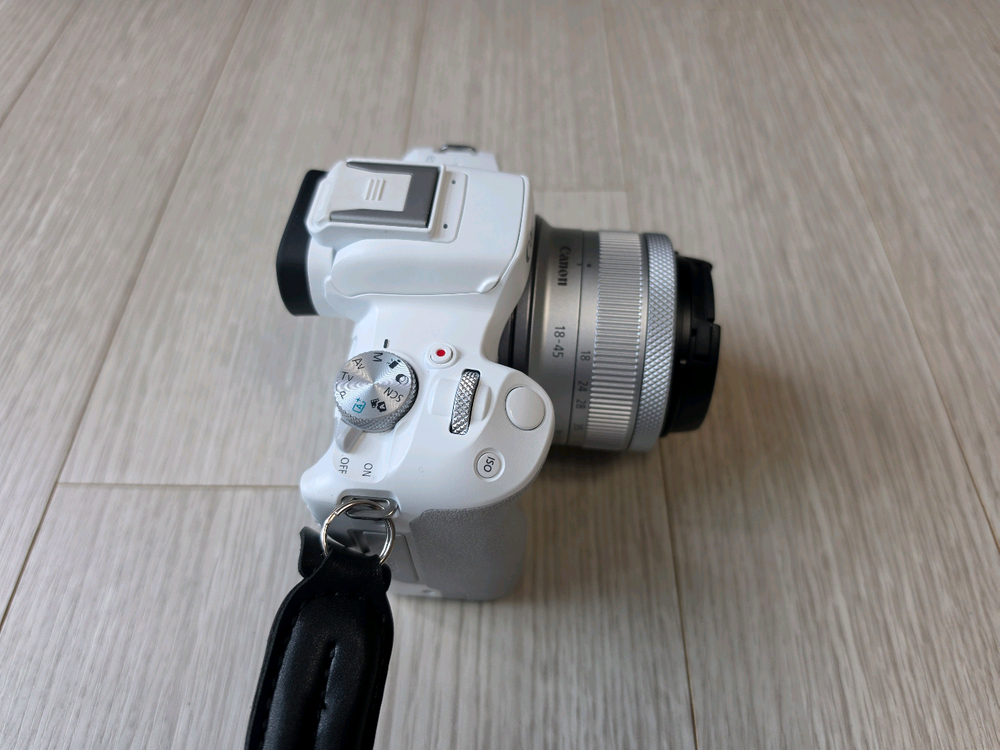 캐논 정품 eos r50 18-45mm 화이트 셋트 판매합니다 이미지