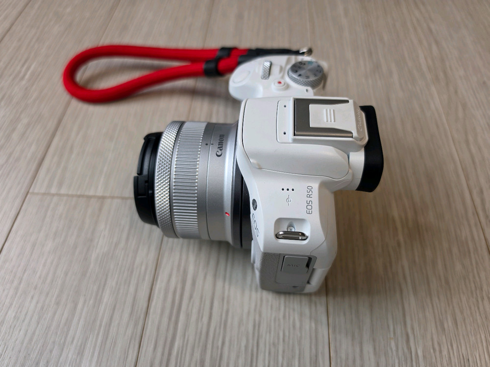 캐논 정품 eos r50 18-45mm 화이트 셋트 판매합니다 이미지