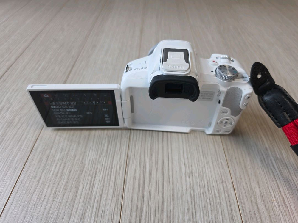 캐논 정품 eos r50 18-45mm 화이트 셋트 판매합니다 이미지
