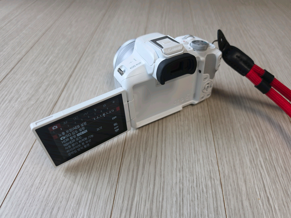 캐논 정품 eos r50 18-45mm 화이트 셋트 판매합니다 이미지