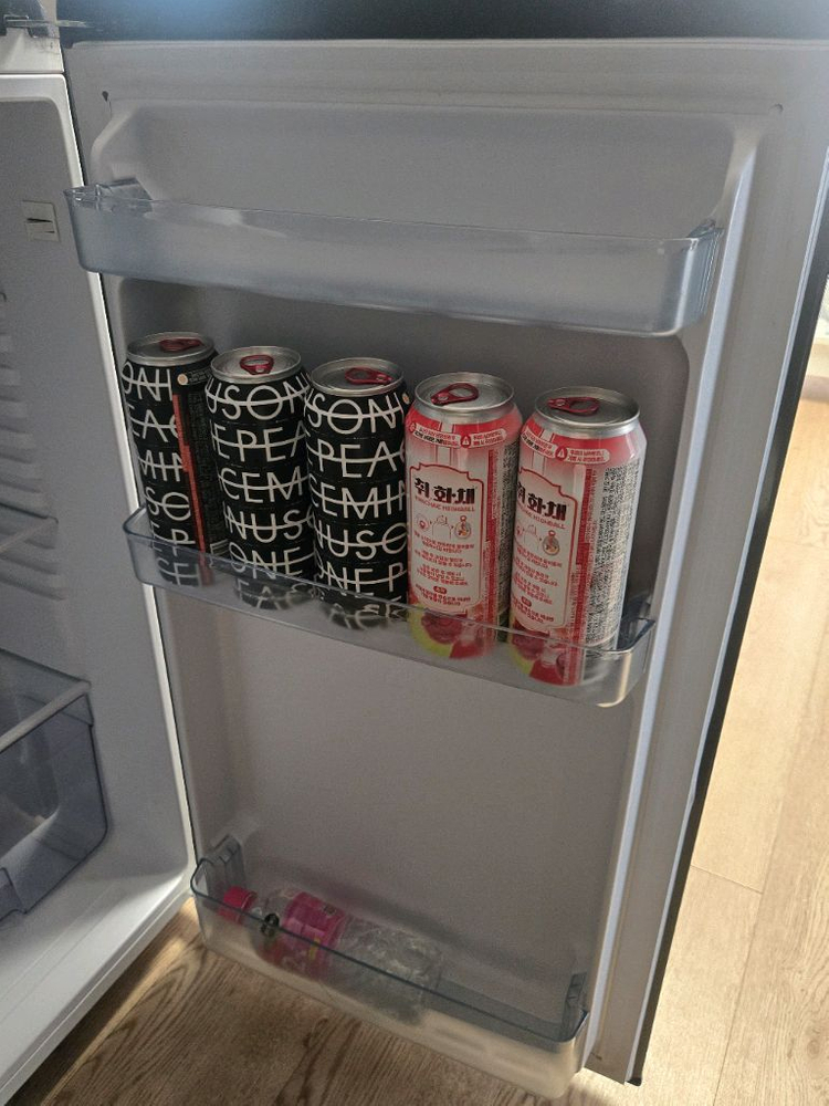 쿠잉 레트로 미니냉장고 이미지