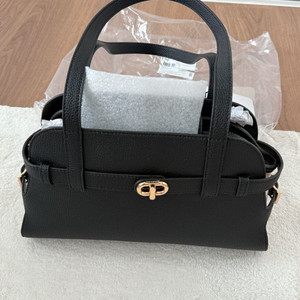찰스앤키스 오브리엘 벨티드 숄더백 블랙 M 이미지