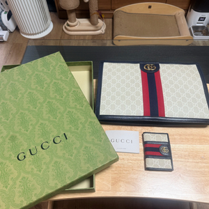 구찌 루이비통 보테가 오피디아 리미티드 한정판 코리아 익스클루시브 클러치 카드지갑 세트 이미지