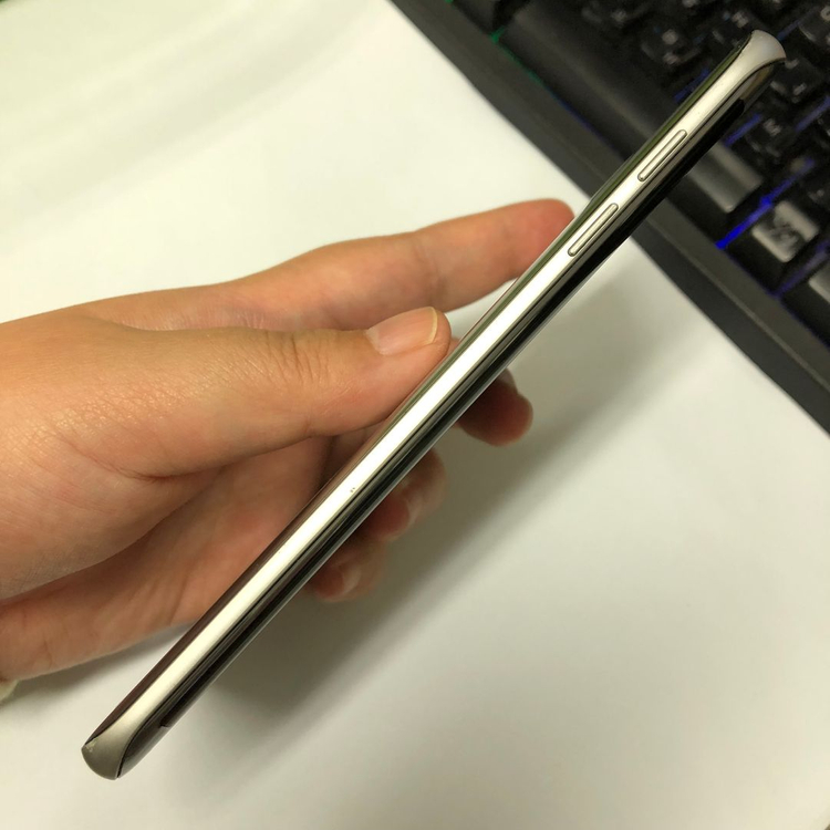 갤럭시S7 엣지 32GB 실버 중고폰 세컨폰 서브폰 자녀폰 어르신폰 효도폰 210940 이미지