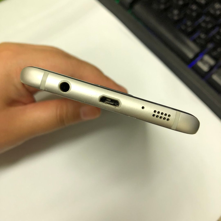 갤럭시S7 엣지 32GB 실버 중고폰 세컨폰 서브폰 자녀폰 어르신폰 효도폰 210940 이미지