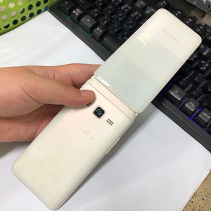 .갤럭시폴더2 32GB 화이트 중고폰 공신폰 서브폰 공부폰 효도폰 자녀폰 202285 이미지