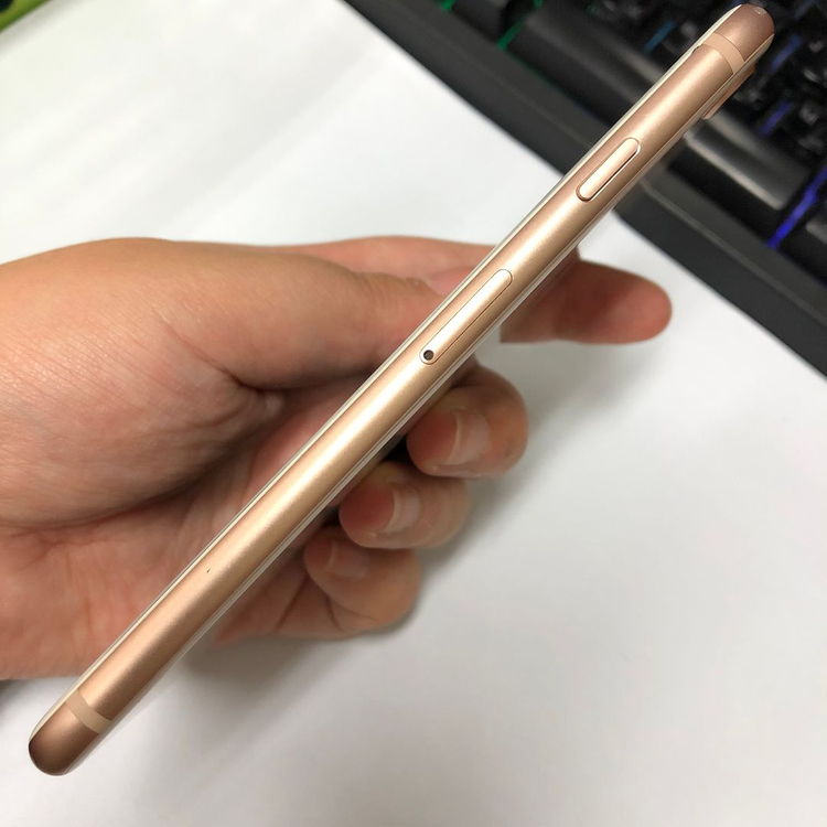 아이폰8 256GB 골드 중고폰 배터리100% 인스타 사진폰 레트로감성 카메라폰 212846 이미지