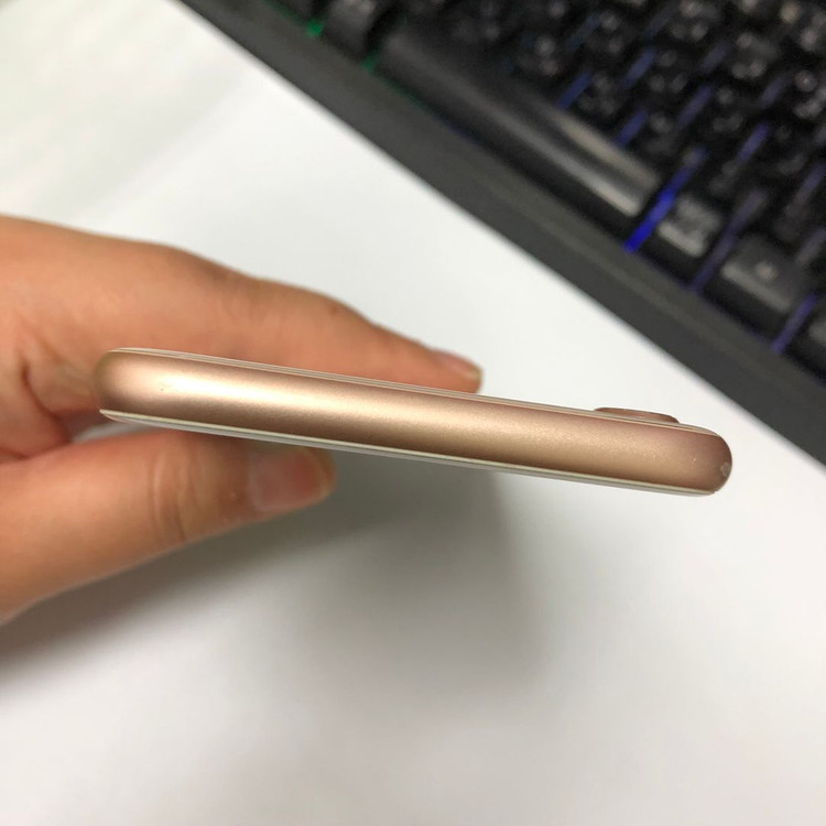 아이폰8 256GB 골드 중고폰 배터리100% 인스타 사진폰 레트로감성 카메라폰 212846 이미지