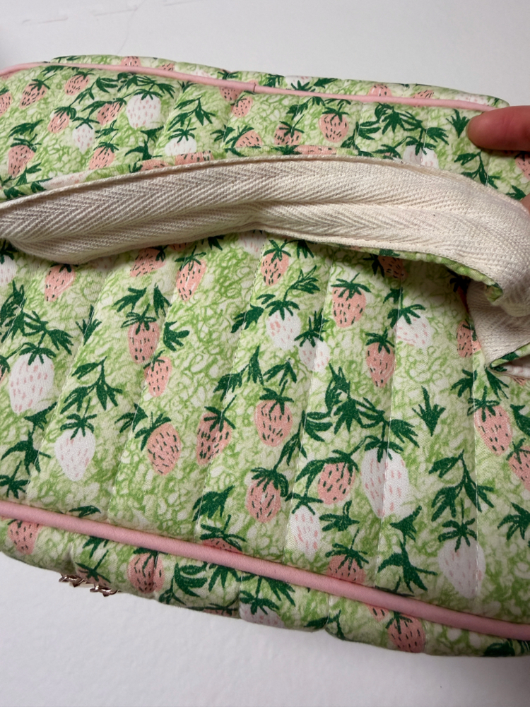 프레젠트프로젝트 드로잉딸기 콜다백 이미지