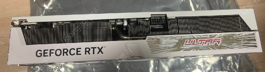 컬러풀 RTX 4080 SUPER ULTRA OC White D6X 16GB / 4080s 이미지