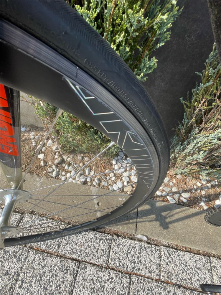 엔진11 블랙오렌지 완차 이미지