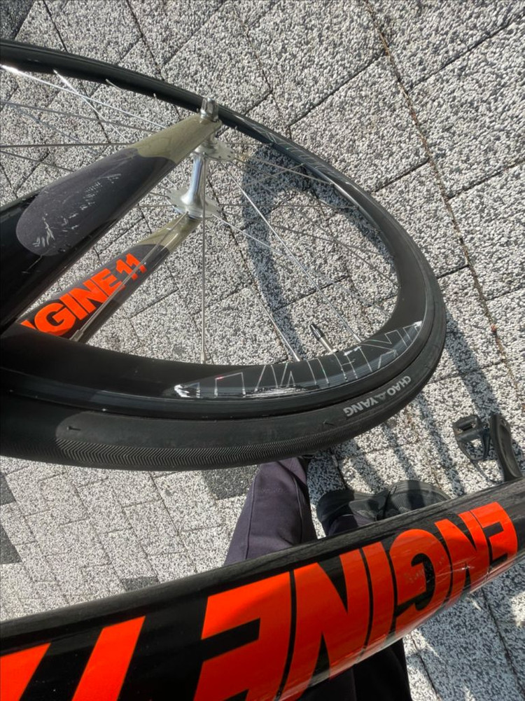 엔진11 블랙오렌지 완차 이미지