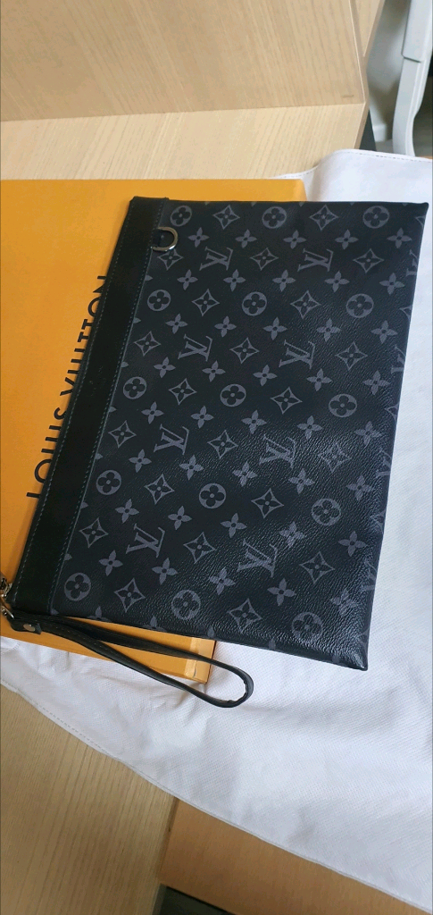 루이비통 이클립스 클러치백 정품S급(영수증O)구찌프라다루이비통디올고야드샤넬셀린느보테가생로랑발렌시아가버버리가방 이미지