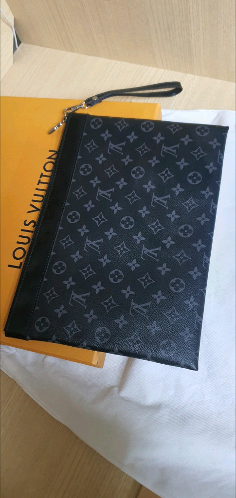 루이비통 이클립스 클러치백 정품S급(영수증O)구찌프라다루이비통디올고야드샤넬셀린느보테가생로랑발렌시아가버버리가방 이미지