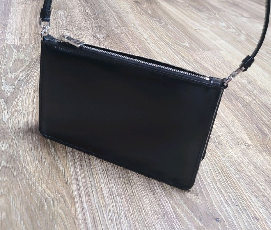 프라다 브러시드 호보백미니백가방명품백테수토호보백숄더백버킷백 구찌루이비통디올셀린느샤넬에르메스보테가발렌시아가아바백팩 이미지