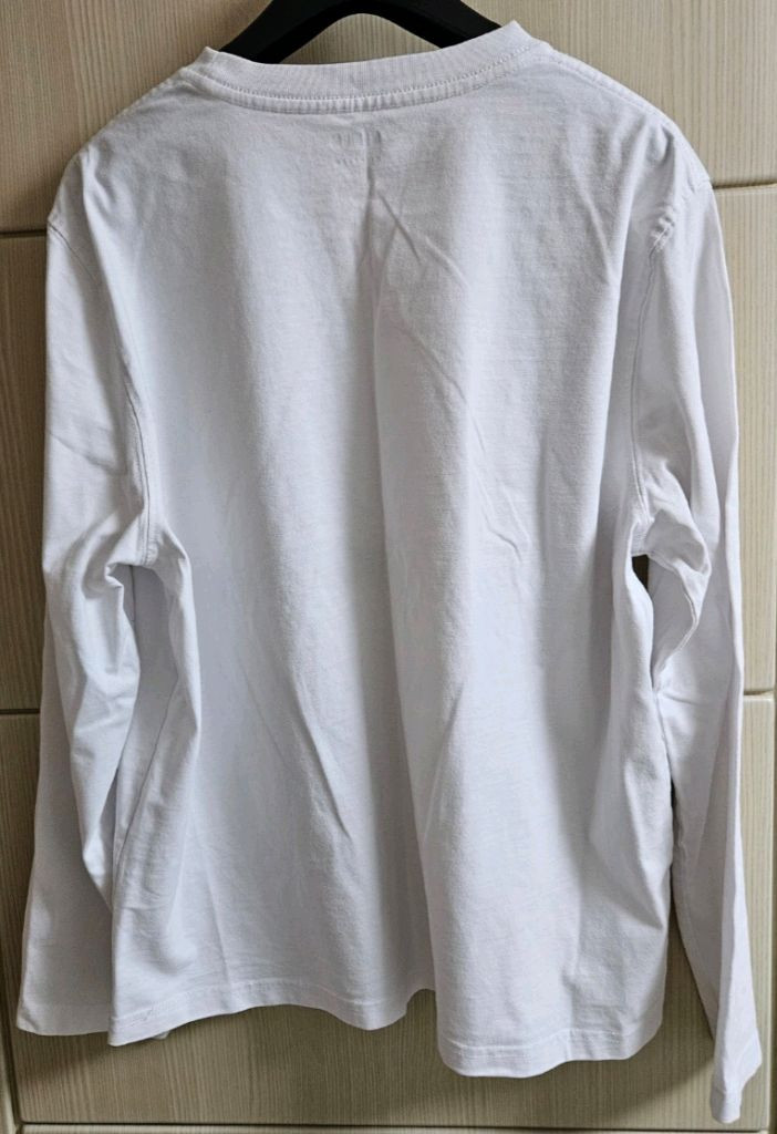 [최저가]지오다노 프린팅 자수 그래픽 디자인 긴팔티셔츠 - 화이트 이미지