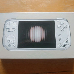 신형 휴대용 게임기 새제품 이미지