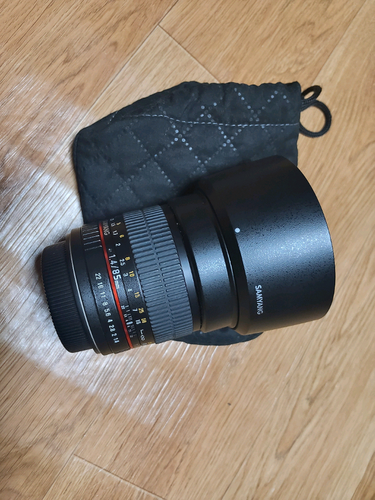 캐논 마운트 삼양 85mm F1.4 수동 렌즈 이미지