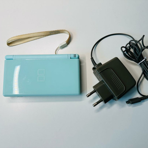 닌텐도 DS Lite DSL 아이스블루 한글 정발판 + 정품 충전기 판매 (3DS) 이미지