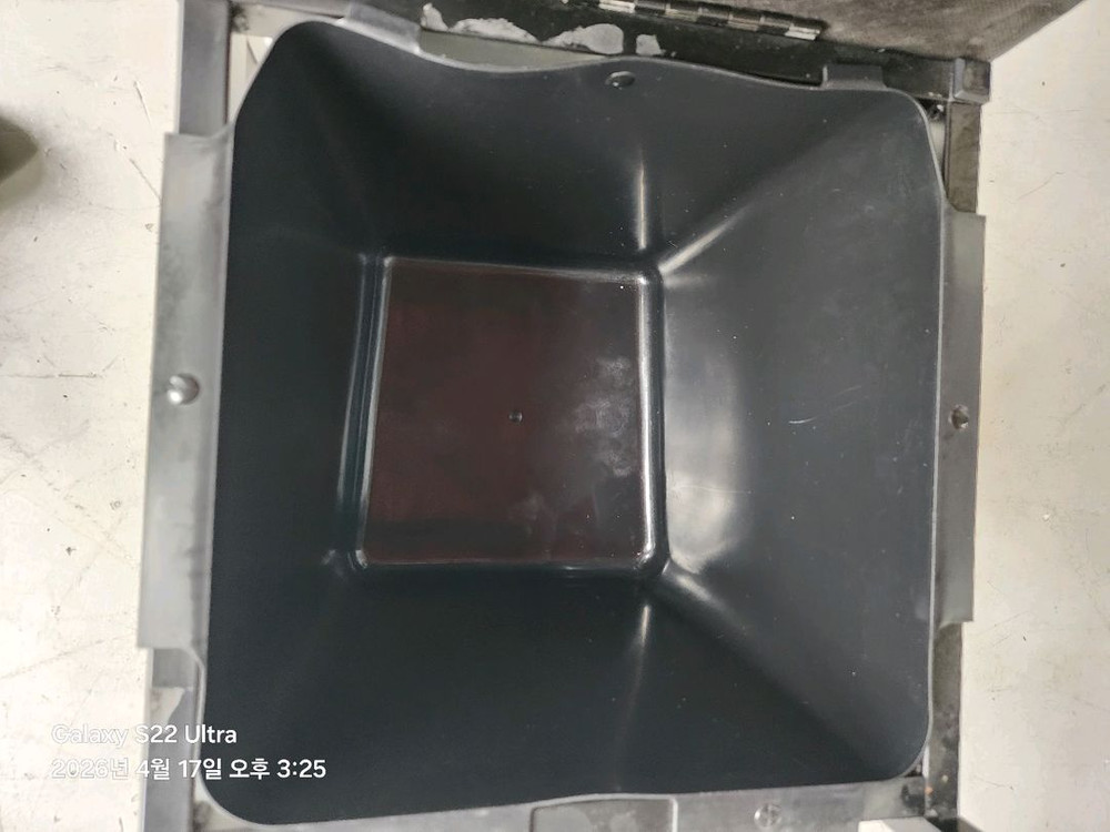 업소용 식탁,옷보관의자 셋트 판매해요 이미지