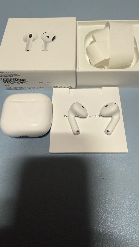 에어팟4세대 유닛,본체 각개 (노캔x )개당가격입니다 본체ㅡ판매붕 유닛 왼쪽ㅡ판매중 유닛 오른쪽 ㅡ판매중모는기능 정 이미지