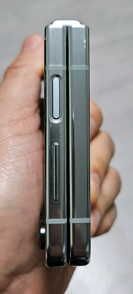 갤럭시 Z플립5 민트 256GB 싸게 팝니다. 이미지