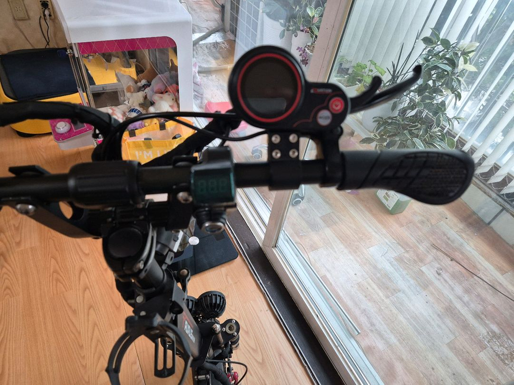 타우러스 미니 전동 킥보드 이미지