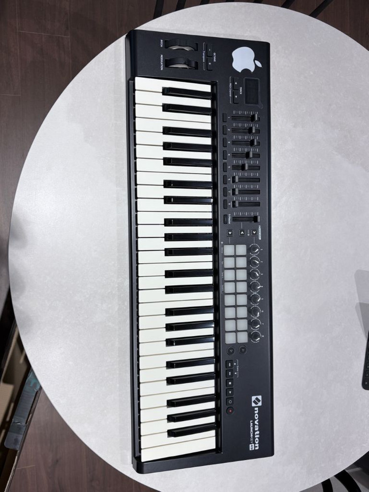 Novation launch key 49 mk2 이미지