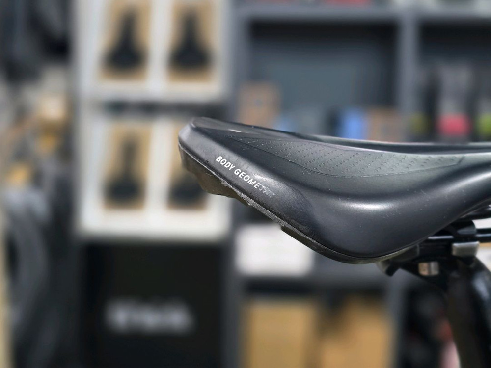 위아위스 프로스트 카본 105 로드자전거 팝니다. 이미지