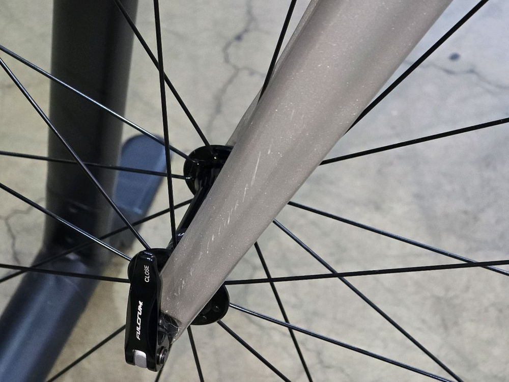 위아위스 프로스트 카본 105 로드자전거 팝니다. 이미지