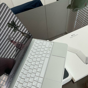 아이패드프로13(m4)+정품 매직키보드 이미지
