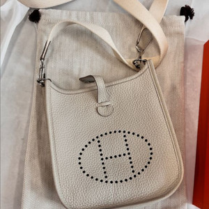 에르메스 에블린 미니 TPM 구하기 힘든 컬러 끄레(Cre) 색상 판매합니다 이미지