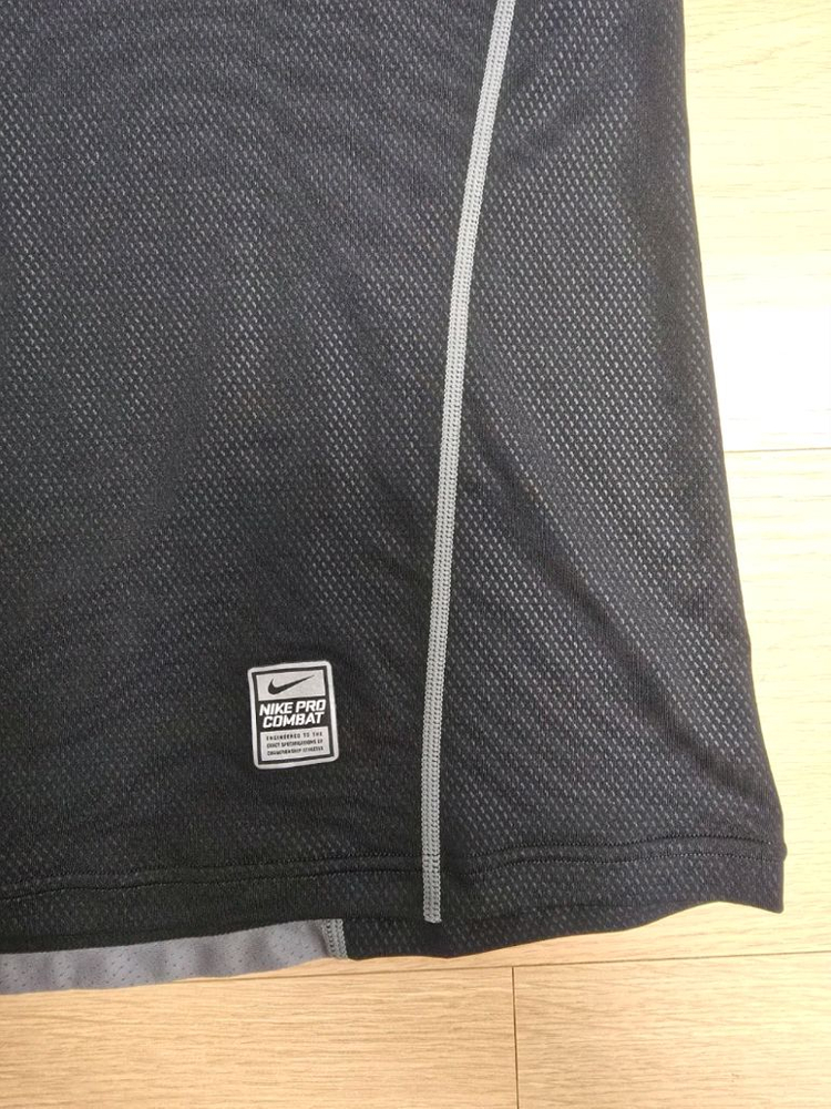 나이키 프로컴뱃 하이퍼쿨 반팔 언더레이어 L(105) 이미지