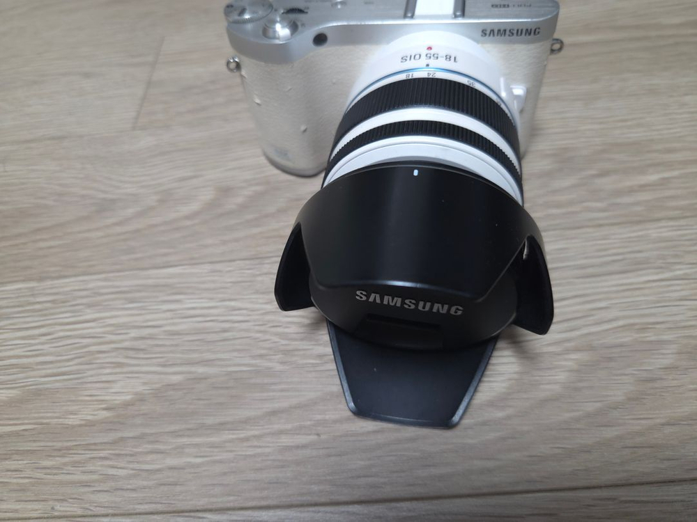 Nx300m 미러리스 카메라 + 렌즈 세트 이미지