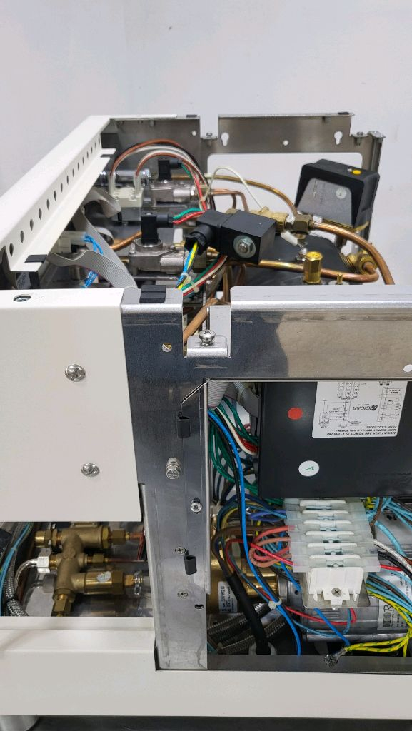 라스칼라 노르마 커피머신과 펠리체 자동 그라인더 포함 이미지