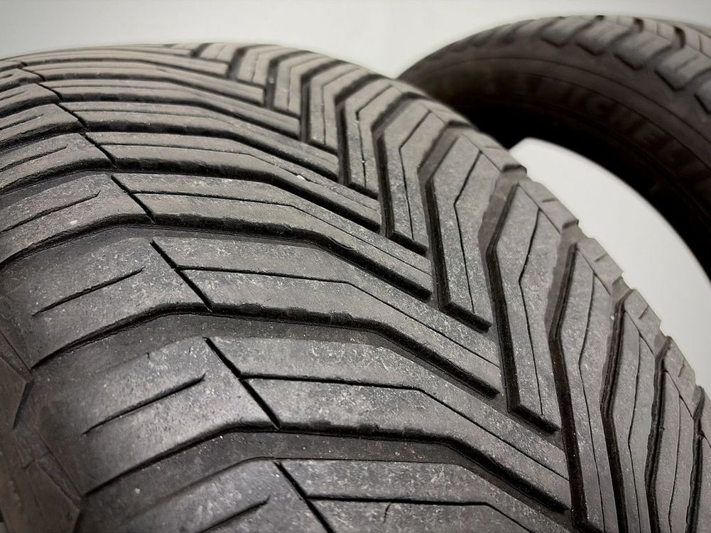 미쉐린 CC2 235/45R18 4개 일괄 판매 이미지