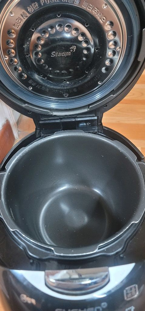 밥맛 하나는 전국 최고! 쿠첸 명품철정 IH 압력밥솥 (10인용)출시 당시 신품가: 약 50만 원 ~ 60만 원대 이미지