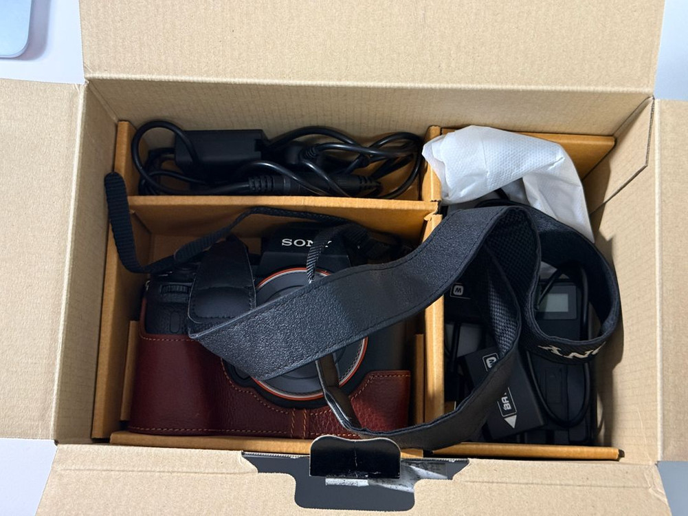 소니 A7m2 풀프레임 미러리스 카메라 풀박스 이미지