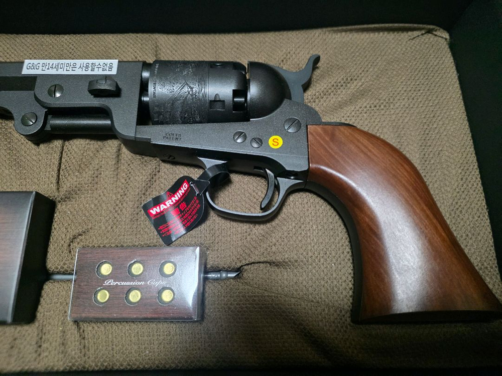 도쿄 마루이 M1851 콜트 네이비 리볼버 판매합니다. 이미지