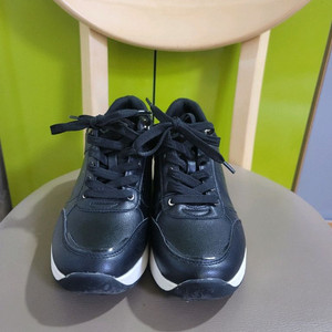 ALDO 블랙 플랫폼 스니커즈 8 이미지
