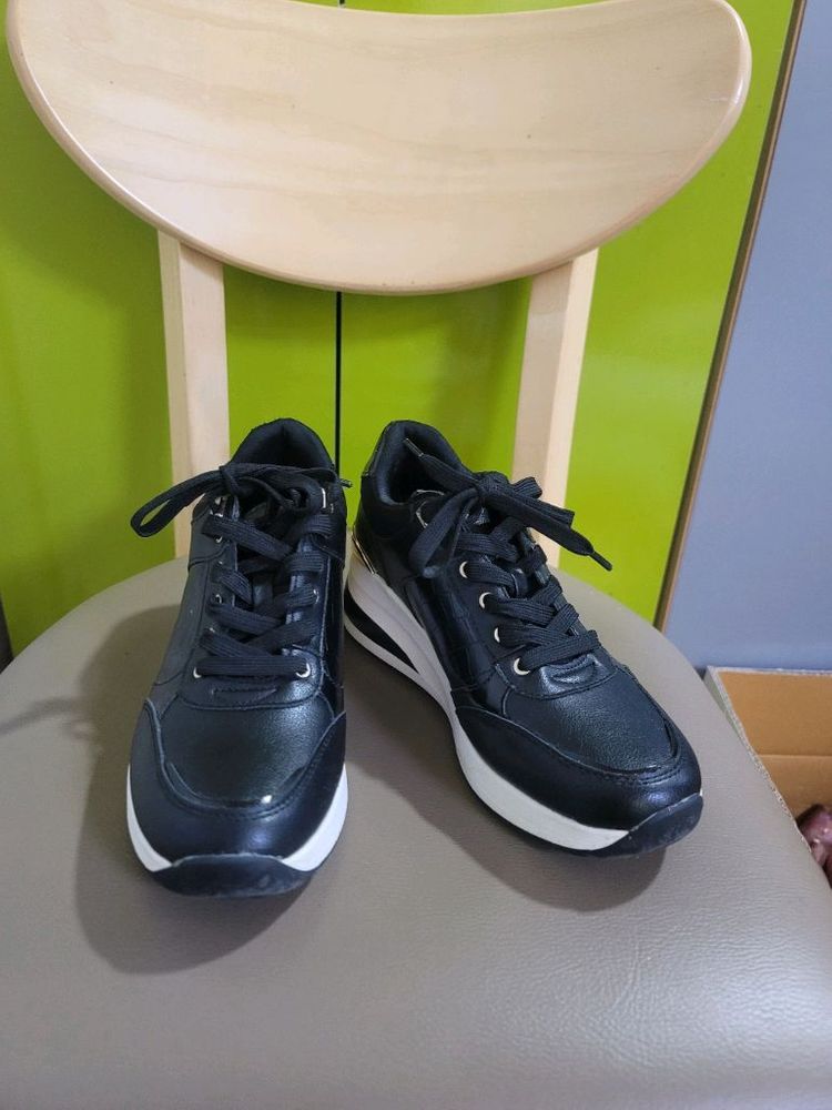 ALDO 블랙 플랫폼 스니커즈 8 이미지