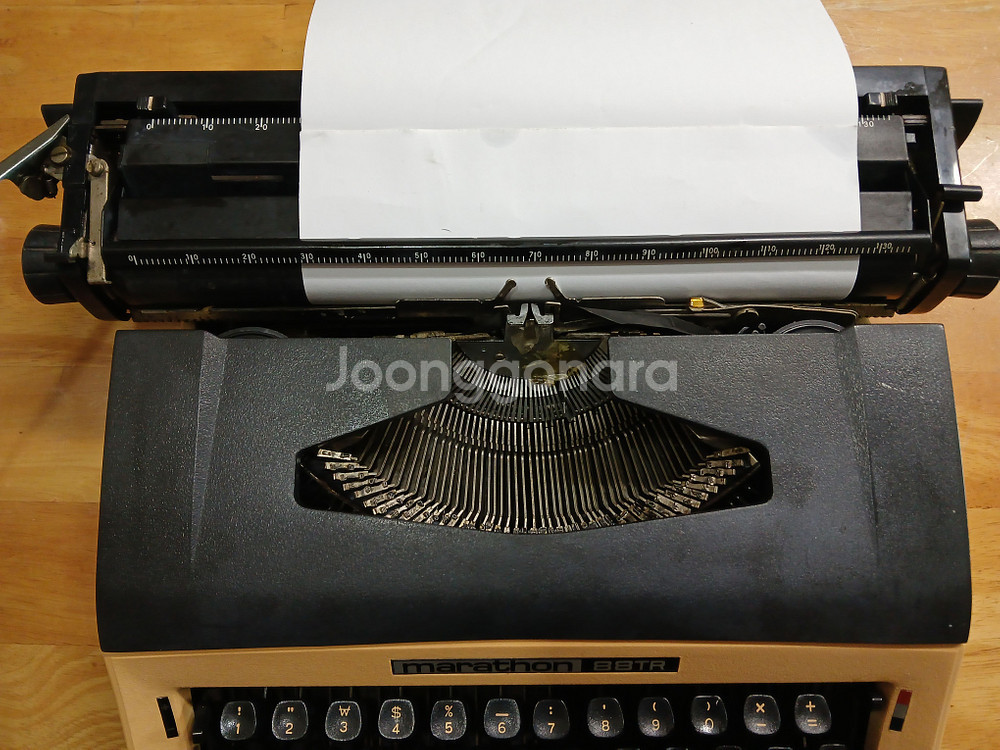 마라톤 빈티지 타자기 이미지