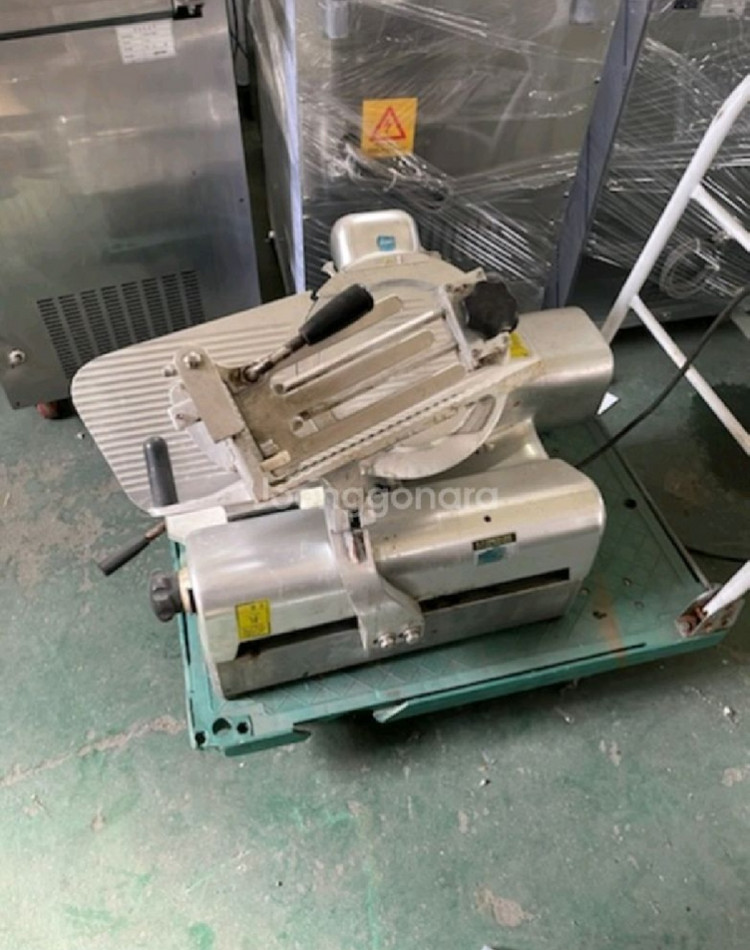 알앤에프 수직냉동(마트/정육시설 쇼케이스판매) 이미지