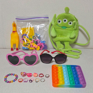 장난감들 일괄 판매 이미지